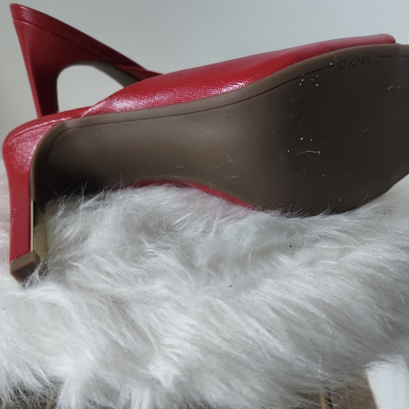 DKNY Red Sandal Heel Size 11M - Picture 6 of 7